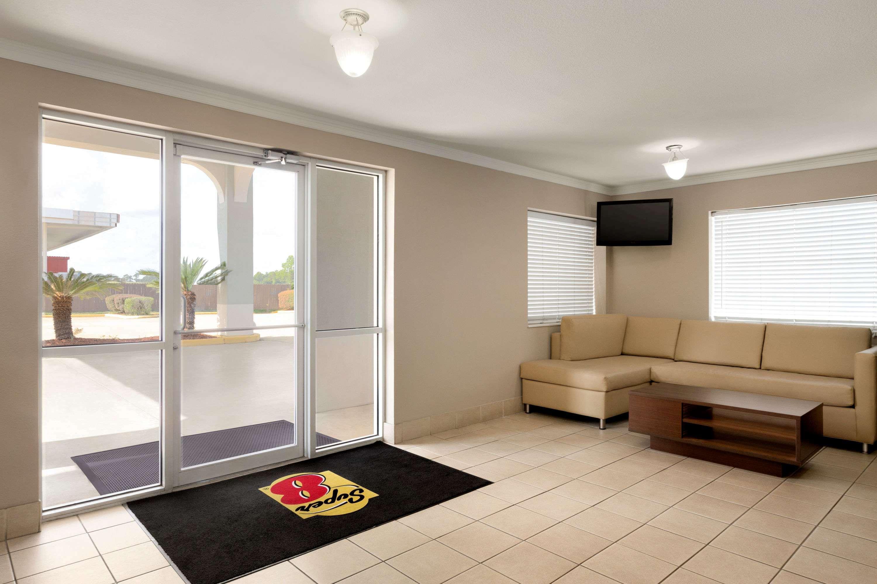 Super 8 By Wyndham Lake Charles Northeast Exterior foto